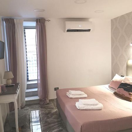 那不勒斯Domus Luigi Leone住宿加早餐旅馆 外观 照片